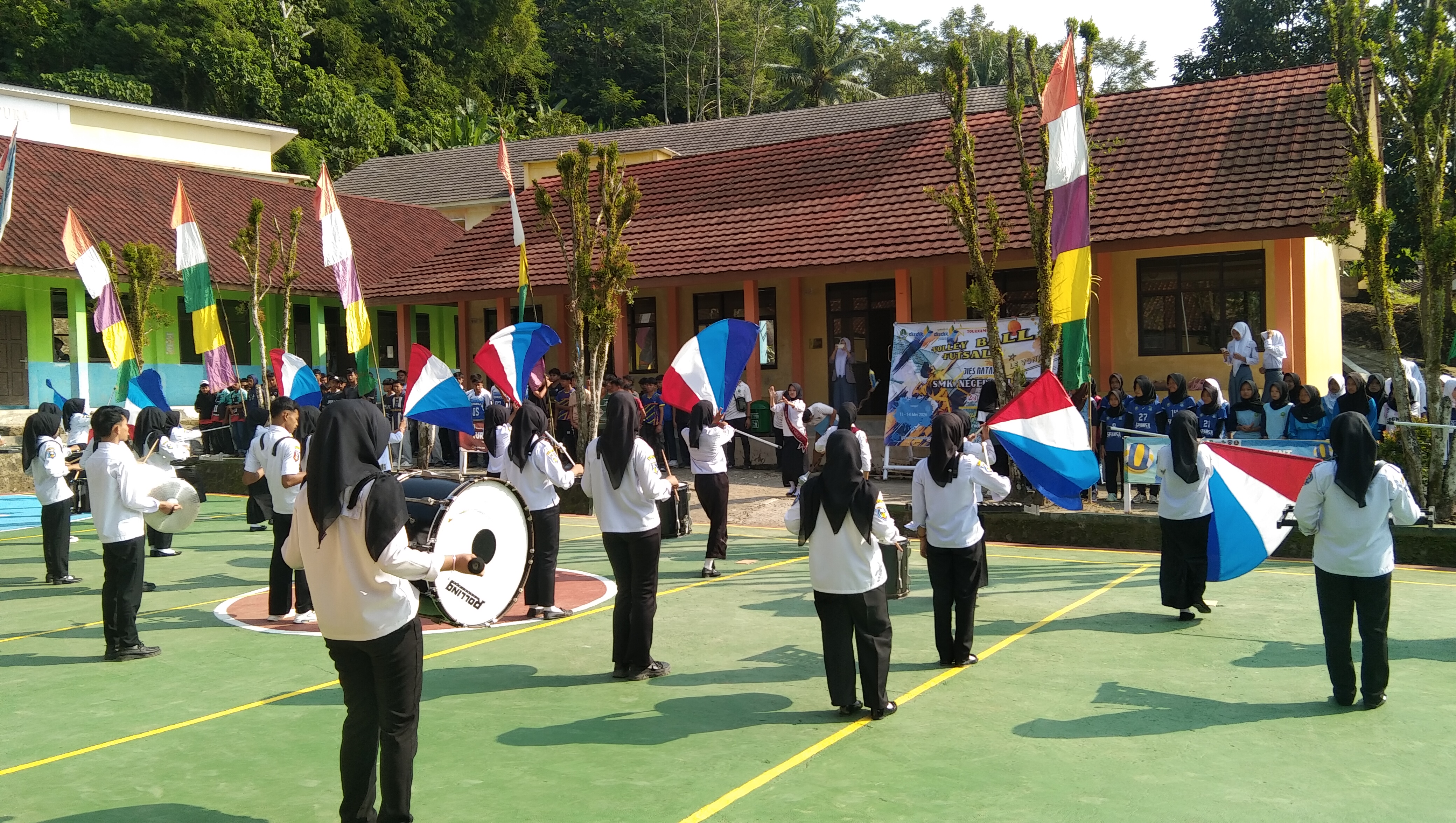 Buka Turnamen Le Vonte Cup, Kepala SMKN 2 Leles Ingatkan Pentingnya Jiwa dan Tubuh Sehat