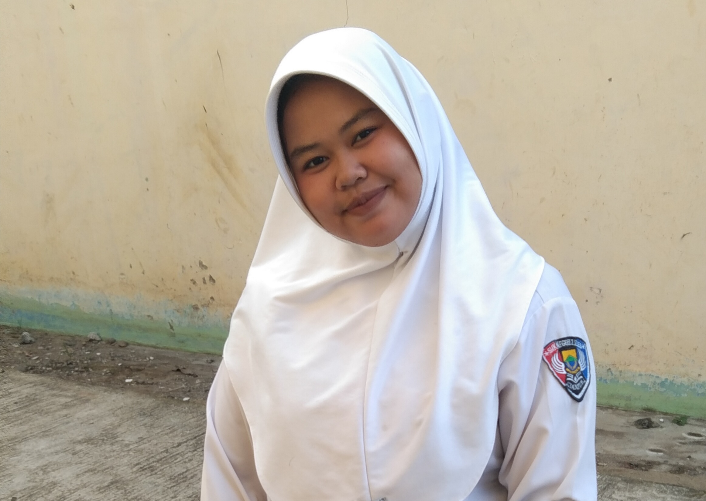 Meneladani Semangat Pagi Silvia, Siswa SMKN 2 Leles yang Tiba Sebelum Lonceng Berbunyi