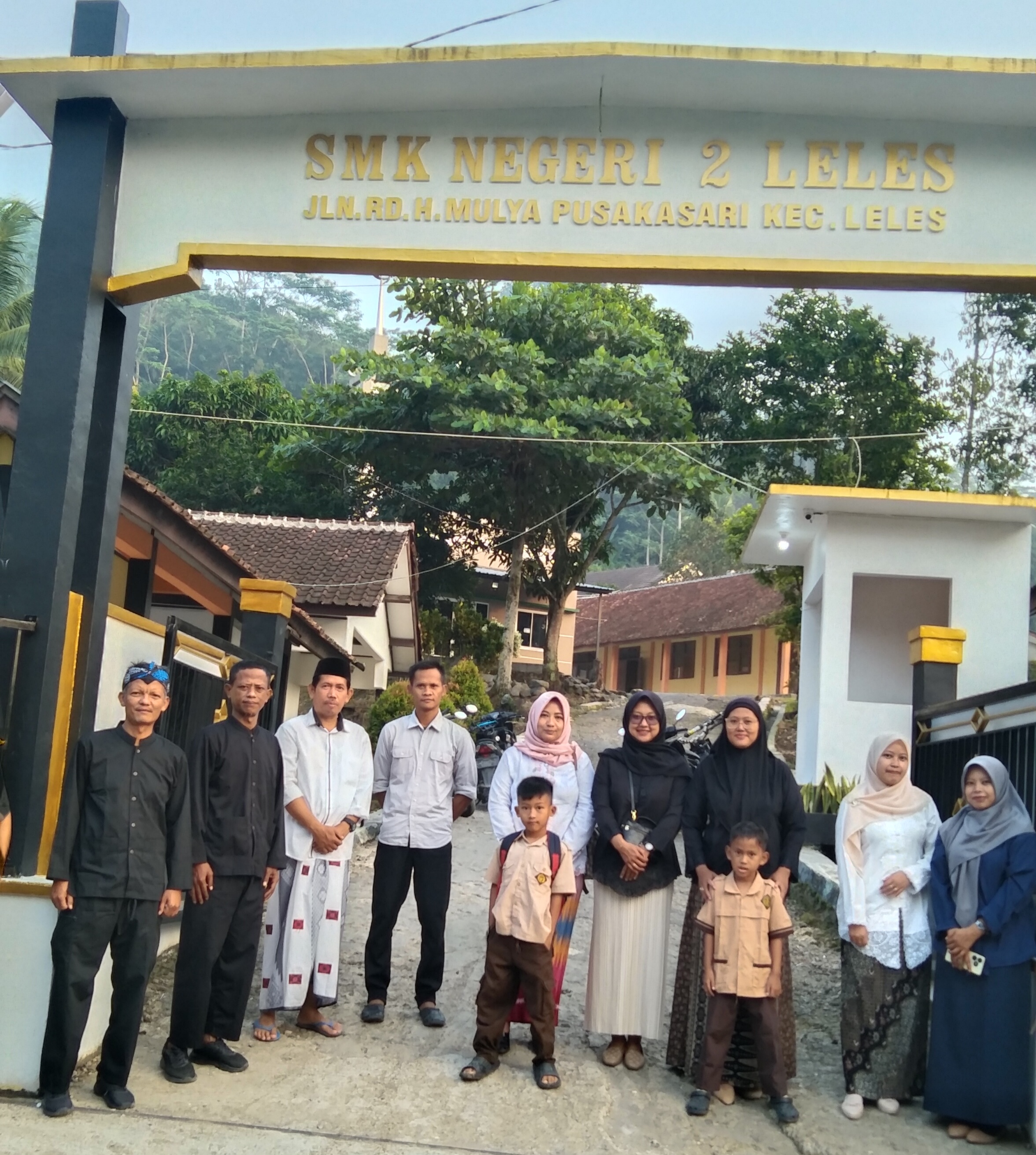 Membangun Karakter Mulia: Sinergi Program 'RASAMALA' dan 'Saninten' di SMKN 2 Leles Cianjur